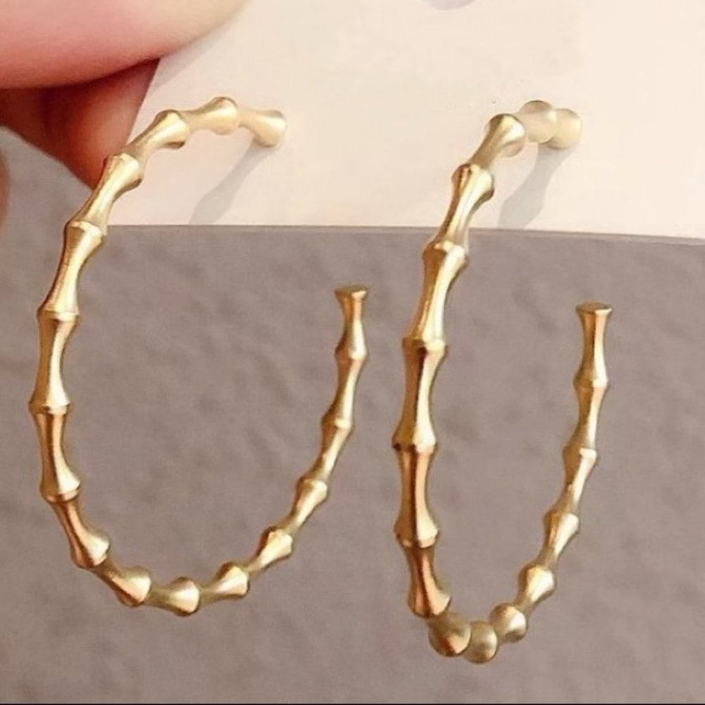 Yellow Gold 1.5'' Bamboo Textured Hoop Earrings - Picture 4 of 7